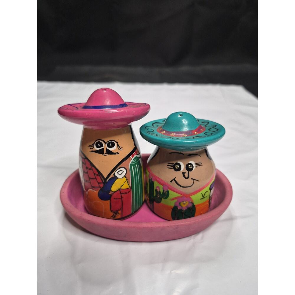 Hand Painted Mexican Folk Art Salt & Pepper Shakers W/Tray Man Woman Ceramic